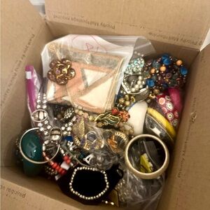 8 lbs of Jewelry craft and wearable